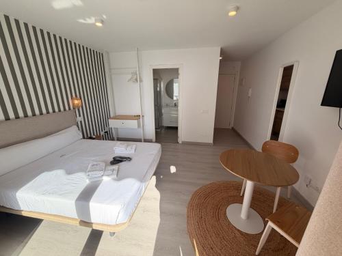 Marbella Beachfront Studio - EaW Homes