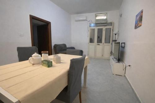 Authentic Naples Home, 10 Min Walk to Historic Center & Waterfront
