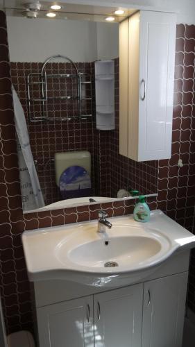 Phòng tắm tại Apartmani Nata