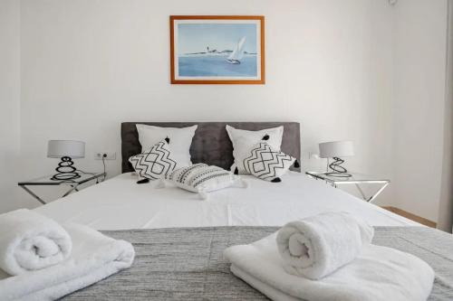 En eller flere senge i et værelse på Welcoming villa in Empuriabrava with private pool