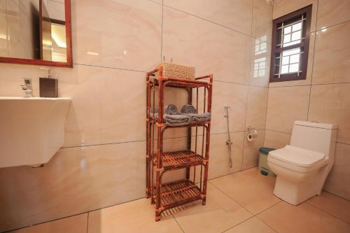 Et badeværelse på Native by Cliff and Coral