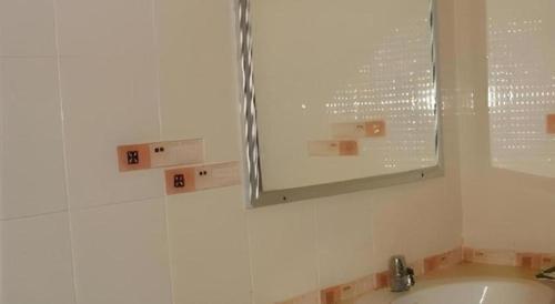 Ένα μπάνιο στο Seaza Hotel