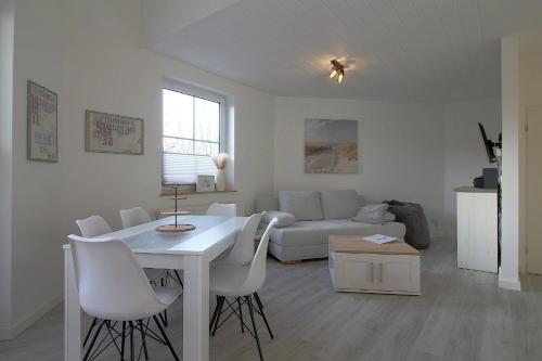 Khu vực ghế ngồi tại LT35a Huus SoLi