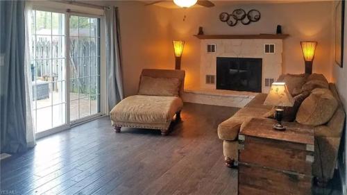 Et opholdsområde på Spacious Avon Lake 4BR Home - Near National Park