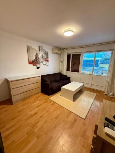 Studio Vidal in the city center of Cannes with AC