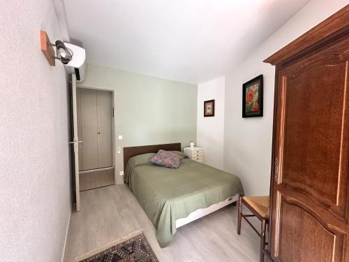 HYELAN - Appartement climatisé pour 6 personnes avec piscine sur le port d'Hyères