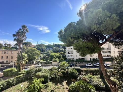 HYELAN - Appartement climatisé pour 6 personnes avec piscine sur le port d'Hyères