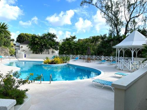 Swimmingpoolen hos eller tæt på ZenBreak Rockley Golf Apt