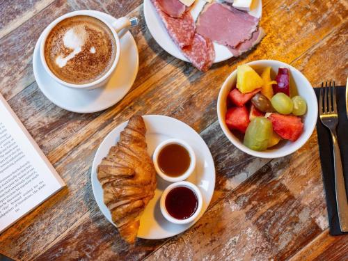 Jídlo v hotelu nebo okolí