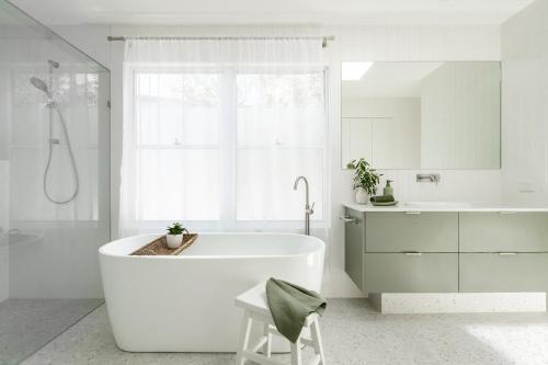 Koupelna v ubytování Olive & Salt