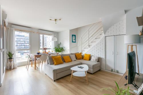 Area soggiorno di Le Duplex des Docks by So Homy - 2 Bed Room - 4 PAX