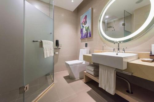 Et badeværelse på Lavande Hotel Langfang Xianghe