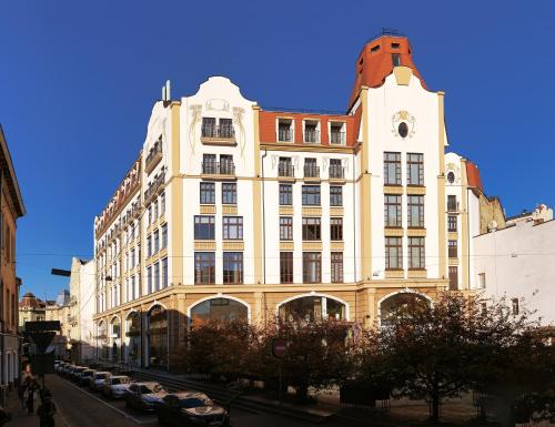 Rius Hotel Lviv — Property building