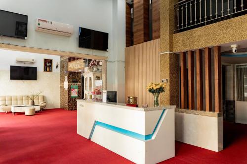 TV a/nebo společenská místnost v ubytování Khánh Ly Hotel - 庆丽酒店