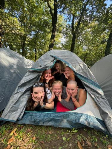 Гости Original Bavarian Oktoberfest Camping Village Breakfast & Beer Included