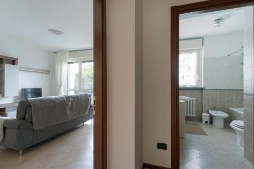 GuestHost - Rogoredo Cozy Flat with Garden