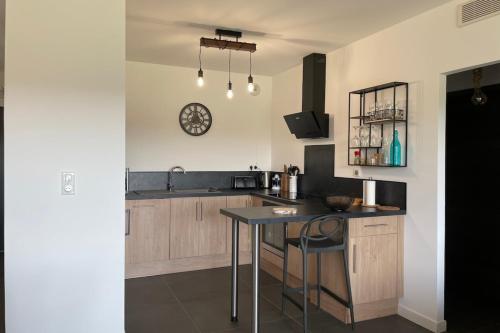 Two-bedroom flat with terrace near the harbour and town centre