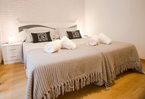 Postel nebo postele na pokoji v ubytování Apartamentos Amaiur 2