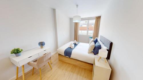 Stunning penthouse in Cuatro Caminos for 4 pax - Artistas 1
