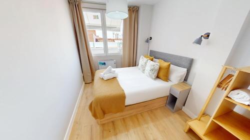 Stunning 2-bedrooms penthouse in Cuatro Caminos - Artistas 2