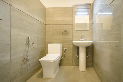 Koupelna v ubytování Gangabagh by Divine Trails