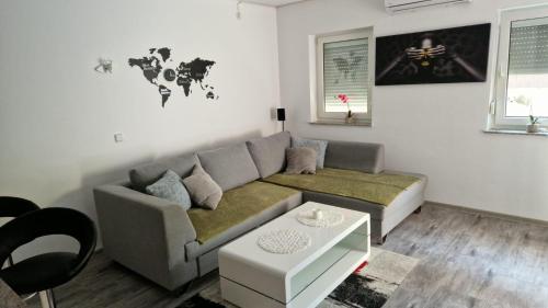 Apartman Komsic by Villas Guide