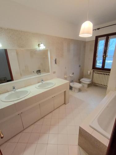 Et badeværelse på Agriturismo Carne Sicura