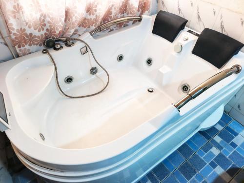 Billede fra billedgalleriet på Water Side Guest House i Spintex