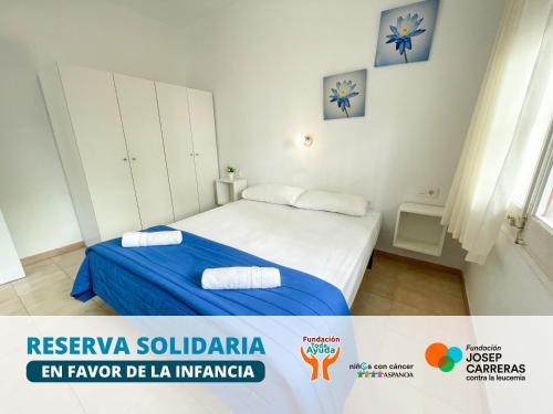 Giường trong phòng chung tại Sol y Mar Segur 3000