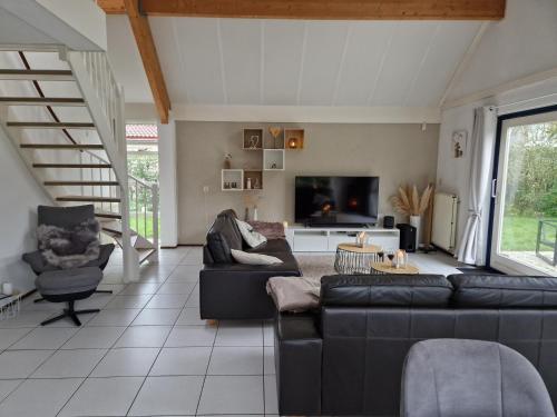 Khu vực ghế ngồi tại Villa Melissa