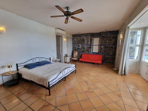 Postel nebo postele na pokoji v ubytování O Diamant Bleu vue mer infinie