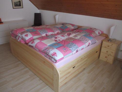 Postel nebo postele na pokoji v ubytování Corinnas Ferienwohnung