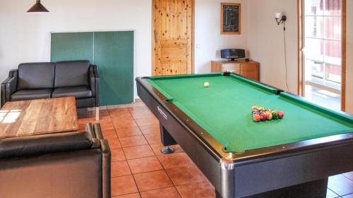 Biliár nebo kulečník v ubytování Villavilla #84 - Öland, Sverige