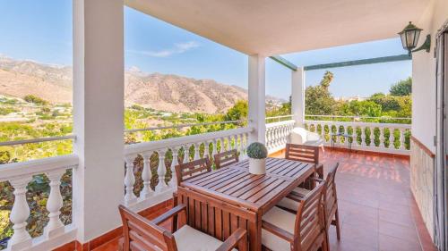 Villa Cañadu Nerja by Ruralidays