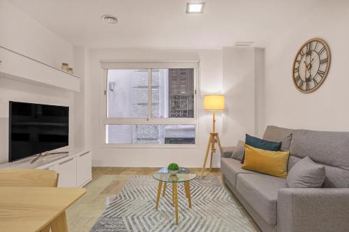 Larios Steps Apartment II by ELE Apartments