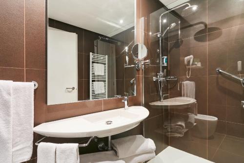 Ένα μπάνιο στο Silken Monumental Naranco