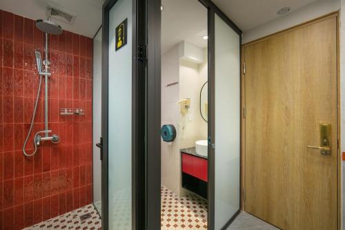 Ένα μπάνιο στο Hanoi Hostel & Rooftop Bar