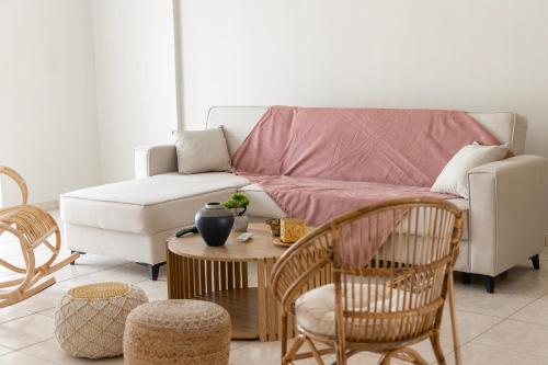 SkyView New Maisonette with private Parking