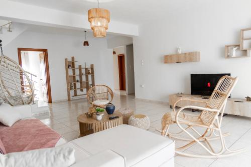 SkyView New Maisonette with private Parking