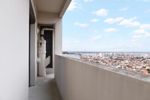 Logement lumineux sur les toits - métro à proximité