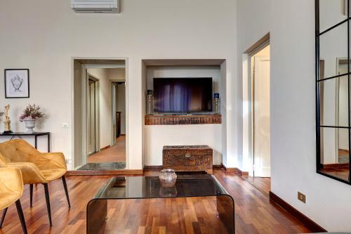 Pergola Apartment by Mamo Florence