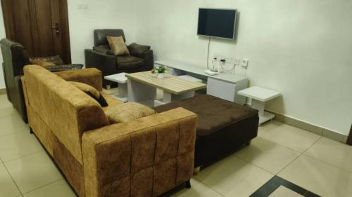 TV/trung tâm giải trí tại 3 bedroom apartments in Kigali