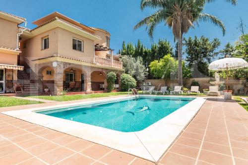 Spacious Andalusian villa with private pool REMS photo 23