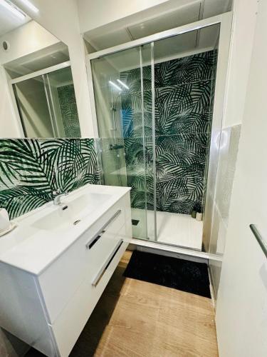 Et badeværelse på L'Ecrin du Mallarmé - WiFi - Neuf