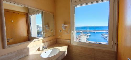 Et badeværelse på Residencial Marina de Port