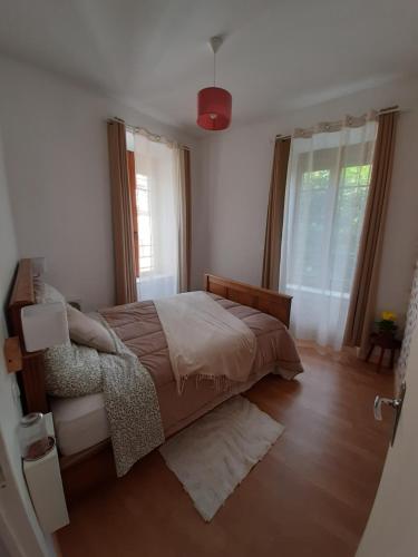 Afbeelding uit fotogalerij van Gîte À l'ombre du pommier in Ruynes-en-Margeride