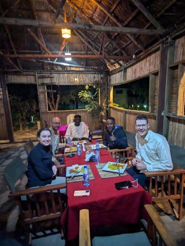 Gæster der bor på Mikumi Adventure Lodge