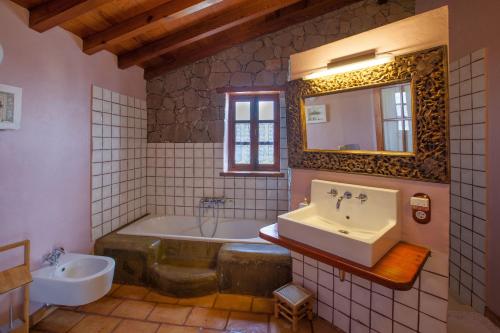 Mountain Hideaway House in Moya tesisinde bir banyo