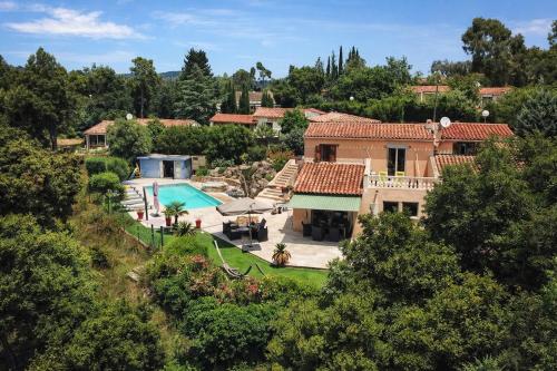 Villa méditerranéenne avec piscine et jardin
