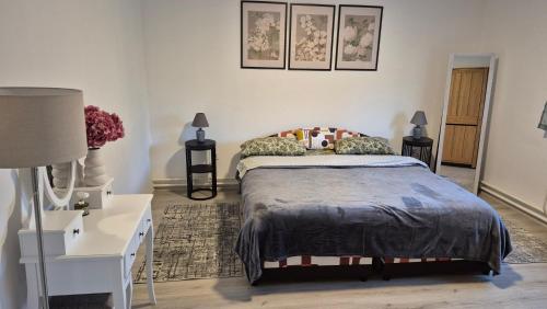 En eller flere senge i et værelse på Apartman Anamari